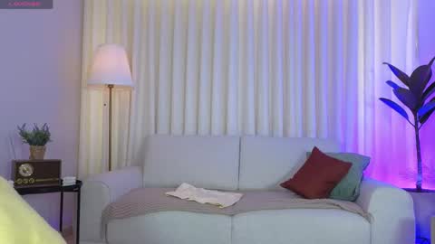 Snapshot of alicee_milf_ chatting on 05.30.26 Aleja online show from 05.30.26