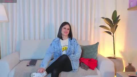 Snapshot of alicee_milf_ chatting on 07.02.26 Aleja online show from 07.02.26