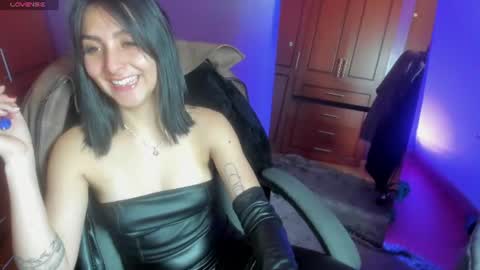 Snapshot of alicee_roos chatting on 07.30.26 Alice online show from 07.30.26