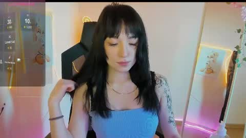 Snapshot of aliceeinwonderlanddd chatting on 04.27.26 Alice online show from 04.27.26