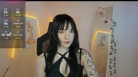 Snapshot of aliceeinwonderlanddd chatting on 05.10.26 Alice online show from 05.10.26