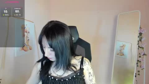 Snapshot of aliceeinwonderlanddd chatting on 05.24.26 Alice online show from 05.24.26