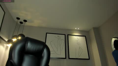 Snapshot of aliceharperx chatting on 05.21.26 Alice online show from 05.21.26