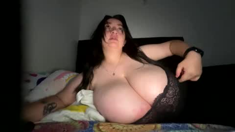 Snapshot of aliceinboobieland chatting on 02.06.25 Aliceinboobieland online show from 02.06.25