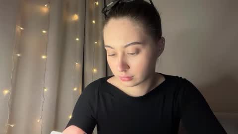 aliceinlustland online show from 04.26.26