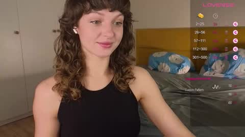 Snapshot of alicekingsleigh chatting on 03.10.26 AliceKingsleigh online show from 03.10.26