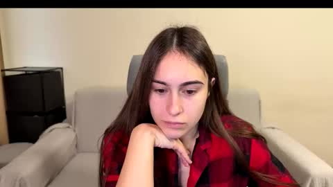 Snapshot of alicekollt chatting on 12.01.25 alicekollt online show from 12.01.25