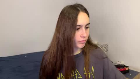 Snapshot of alicekollt chatting on 04.19.26 alicekollt online show from 04.19.26