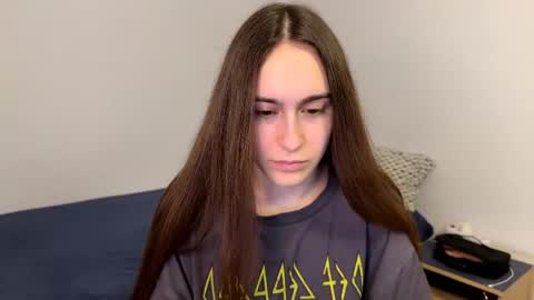 Snapshot of alicekollt chatting on 04.22.26 alicekollt online show from 04.22.26