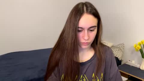 Snapshot of alicekollt chatting on 04.27.26 alicekollt online show from 04.27.26