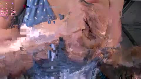 Snapshot of alicelu_ chatting on 03.22.26 Elle online show from 03.22.26