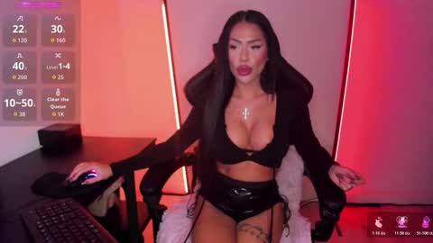 alicemadyson online show from 11.22.25