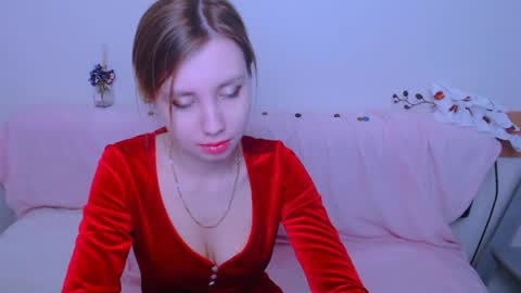 Snapshot of alicemias_ chatting on 04.21.26 Alice online show from 04.21.26