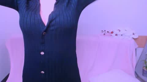 Snapshot of alicemias_ chatting on 05.11.26 Alice online show from 05.11.26