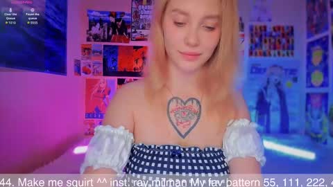 Snapshot of alicemilman chatting on 09.18.25 Alice  online show from 09.18.25