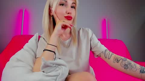 Snapshot of alicemonro chatting on 05.20.26 alicemonro online show from 05.20.26