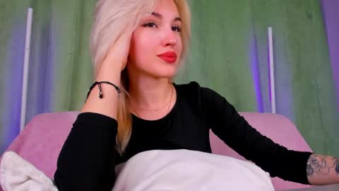 Snapshot of alicemonro chatting on 05.23.26 alicemonro online show from 05.23.26