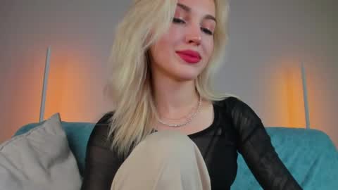 Snapshot of alicemonro chatting on 05.29.26 alicemonro online show from 05.29.26