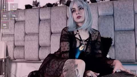 alicenoir_ online show from 11.18.25