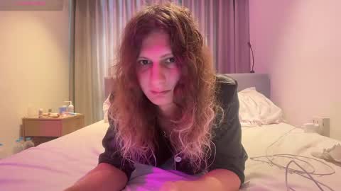 Snapshot of alicepinkhead chatting on 04.28.26 AlicePinkhead online show from 04.28.26