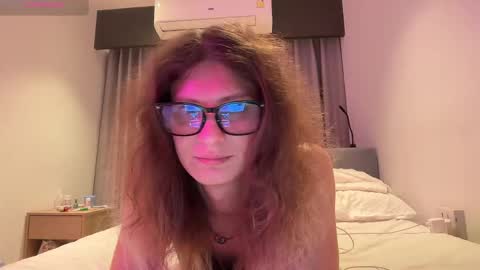 Snapshot of alicepinkhead chatting on 05.29.26 AlicePinkhead online show from 05.29.26