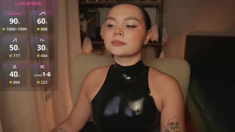 Snapshot of alicesweetlove chatting on 09.26.25 Alice online show from 09.26.25