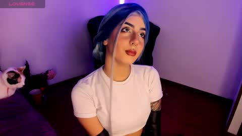 Snapshot of alicewoodville chatting on 12.12.24 Alice online show from 12.12.24