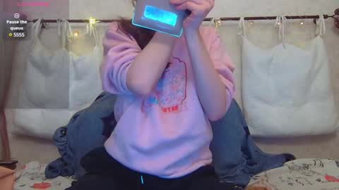 Snapshot of alicewoolfy chatting on 12.06.24 AliceWoolfy online show from 12.06.24