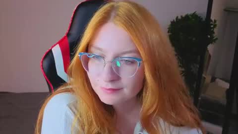 Snapshot of alicexcute1 chatting on 06.14.26 Alice online show from 06.14.26