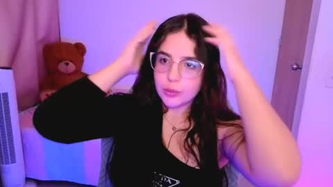 Snapshot of alicia_hotxx chatting on 04.16.26 alison online show from 04.16.26