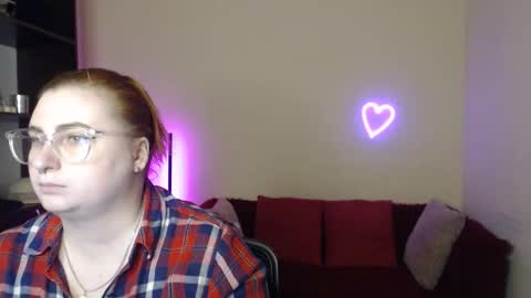 Snapshot of aliciaaared_kis chatting on 11.20.25 Alicia online show from 11.20.25