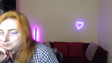 Snapshot of aliciaaared_kis chatting on 11.21.25 Alicia online show from 11.21.25