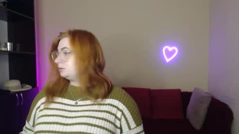 Snapshot of aliciaaared_kis chatting on 11.24.25 Alicia online show from 11.24.25