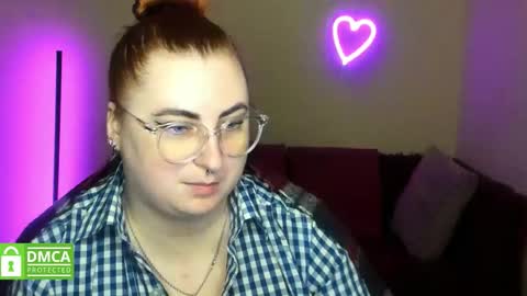 Snapshot of aliciaaared_kis chatting on 11.25.25 Alicia online show from 11.25.25