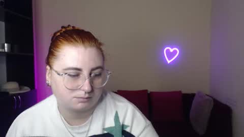 Snapshot of aliciaaared_kis chatting on 11.29.25 Alicia online show from 11.29.25