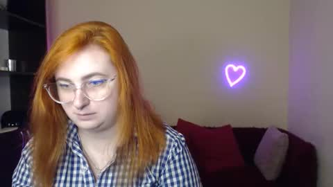 Snapshot of aliciaaared_kis chatting on 12.05.25 Alicia online show from 12.05.25