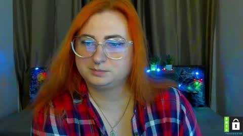 Snapshot of aliciaaared_kis chatting on 12.20.25 Alicia online show from 12.20.25