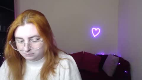 Snapshot of aliciaaared_kis chatting on 12.21.25 Alicia online show from 12.21.25