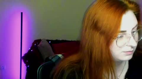 Snapshot of aliciaaared_kis chatting on 04.05.26 Alicia online show from 04.05.26