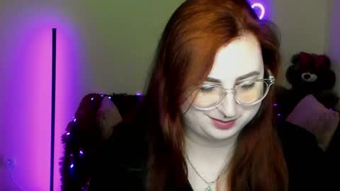 Snapshot of aliciaaared_kis chatting on 04.14.26 Alicia online show from 04.14.26