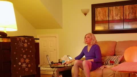 Alicia deHart  Help me reach 1000 Followers. Its FREE online show from 04.07.26