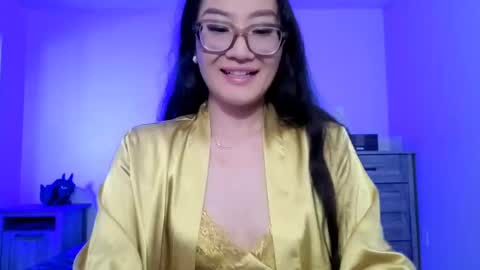 Alicia Hebi online show from 10.06.25