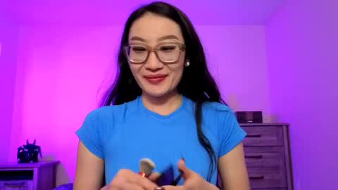 Alicia Hebi online show from 10.10.25
