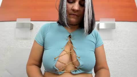Snapshot of alicie_green chatting on 06.22.26 im tutti online show from 06.22.26