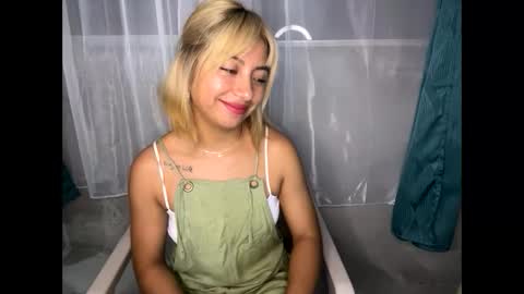 Snapshot of alicie_oconoor chatting on 05.20.26 Karla Oconoor online show from 05.20.26