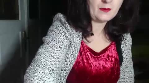 Snapshot of alidue chatting on 12.27.24 Alidue online show from 12.27.24