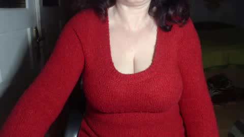 Snapshot of alidue chatting on 01.04.25 Alidue online show from 01.04.25