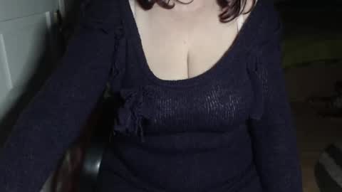 Snapshot of alidue chatting on 01.26.25 Alidue online show from 01.26.25