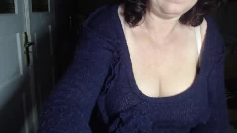 Snapshot of alidue chatting on 09.30.25 Alidue online show from 09.30.25