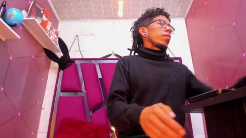 Snapshot of alien_high chatting on 09.26.25 AlienHigh FlashNigga online show from 09.26.25